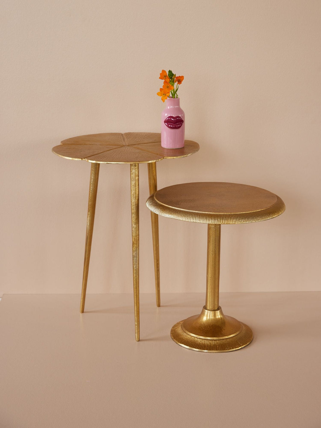 Round Aluminum Table - Gold lifestyle